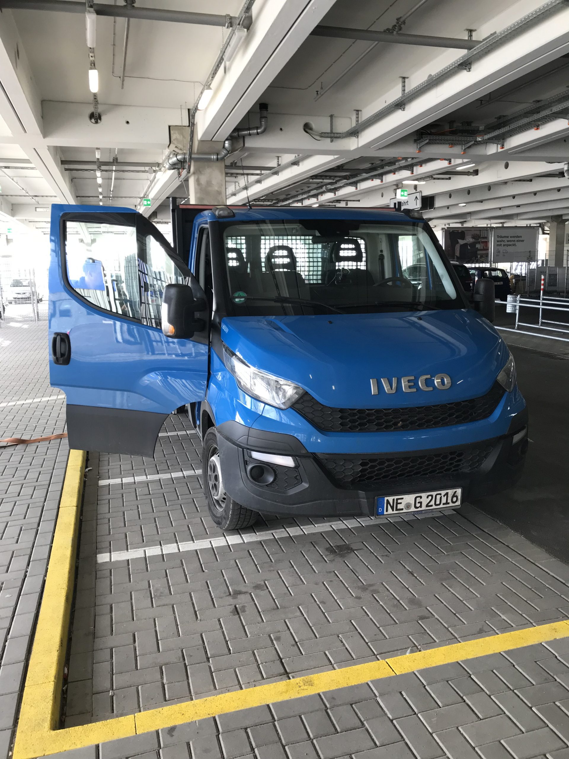 Iveco Daily mit Pritschenaufbau